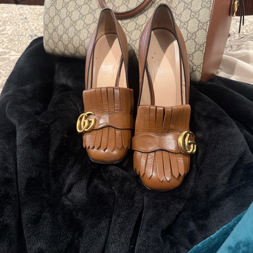 Marmot Black Heels with Gold Accent